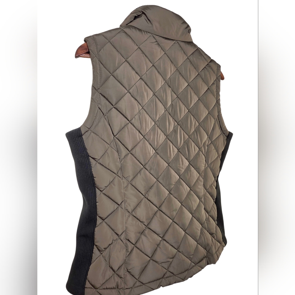 Andrew Marc Women's Quilted Puffer Vest Full Zip β Earthy Khaki Green β Size M - Picture 13 of 17